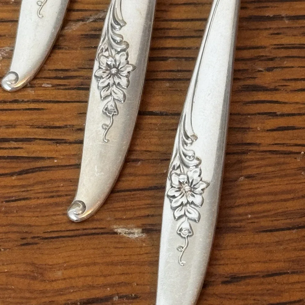 7 Oneida Nobility Magic Moment 5 O'Clock Teaspoons Silverplate